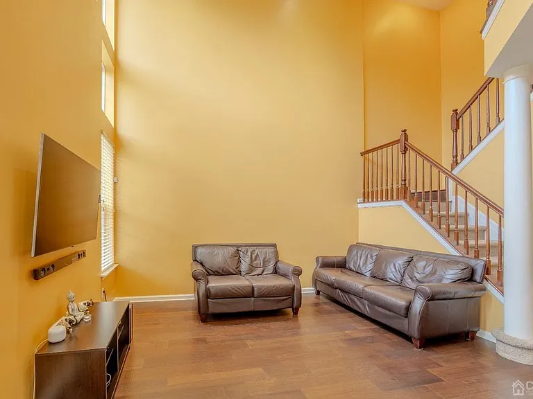2474 N Canterbury Ln — Photo 16