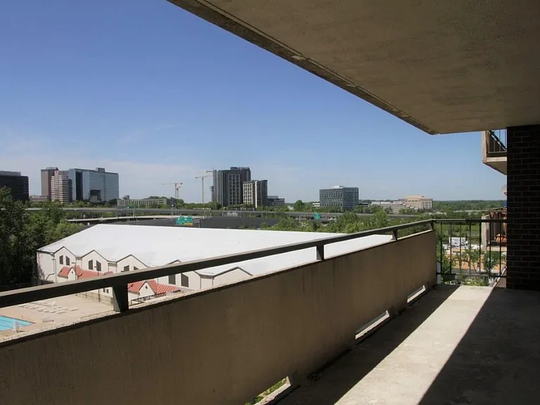 1800 Old Meadow Rd #806 — Photo 25