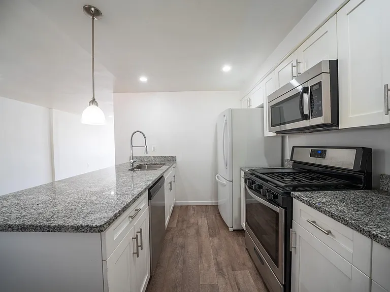 3167 Ryerson Cir — Photo 4