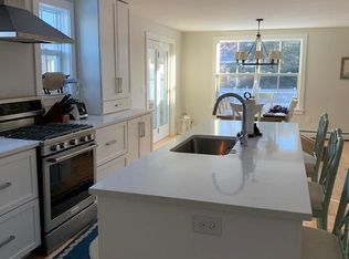 9 Justamere Rd, Falmouth, ME 04105