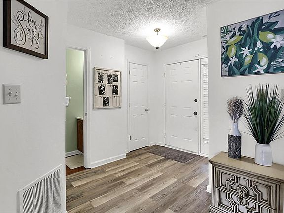 2nd image of 3148 Sandpiper Ct
