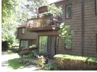 117 Towne House Rd, Hamden, CT 06514