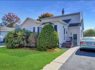 2836 Royle St, Bellmore, NY 11710