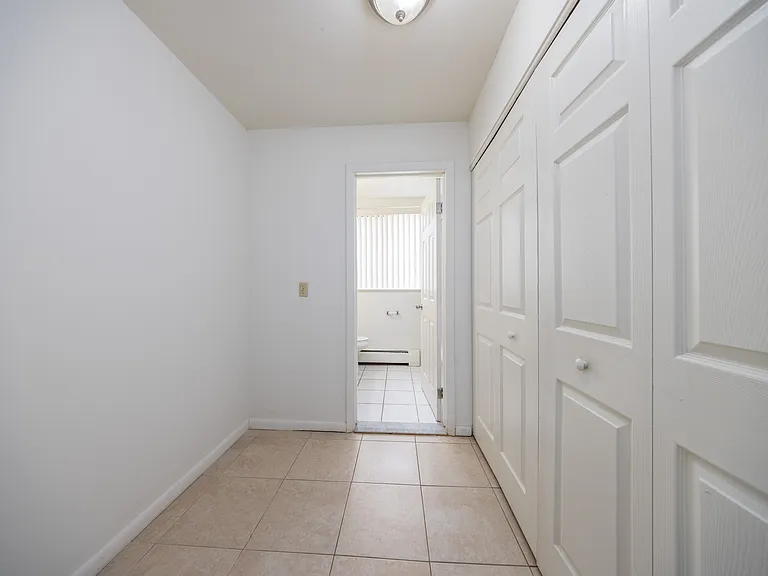 Clintwood Apartments — Photo 25