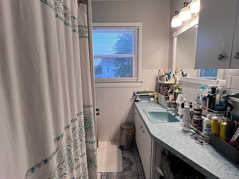 144 N Main St — Photo 9