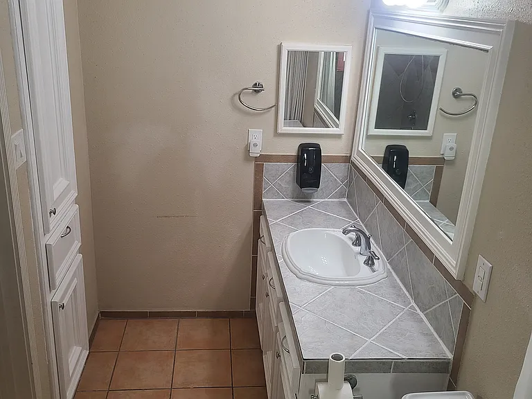 5822 Fairdale Ln #4 — Photo 39