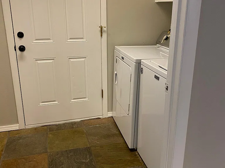 1602 Oakwood Dr — Photo 8