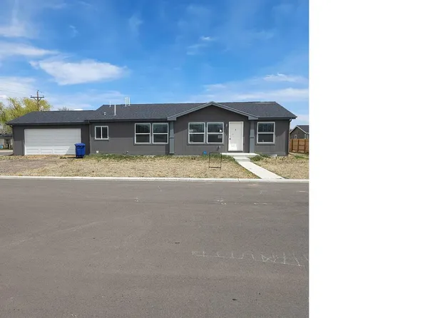113 Juniper Circle, Log Lane Village, CO 80705