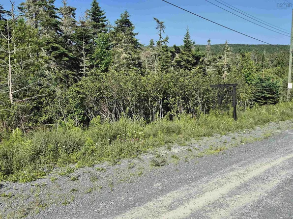 204 Westside Inlet Dr W, Halifax, NS B0J 2L0