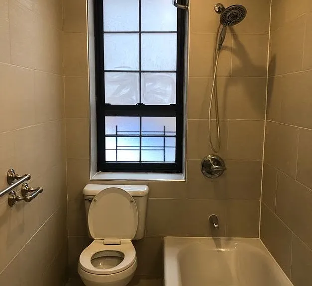 205 W 15th St #2GH — Photo 10