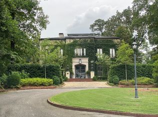 2700 Lockerbie Cir, Mountain Brook, AL 35223