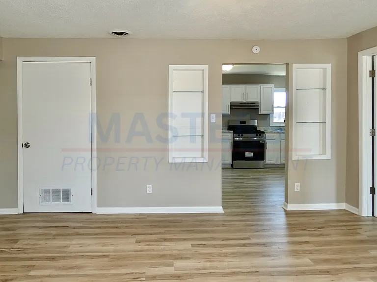 2163 Hoops Dr — Photo 5