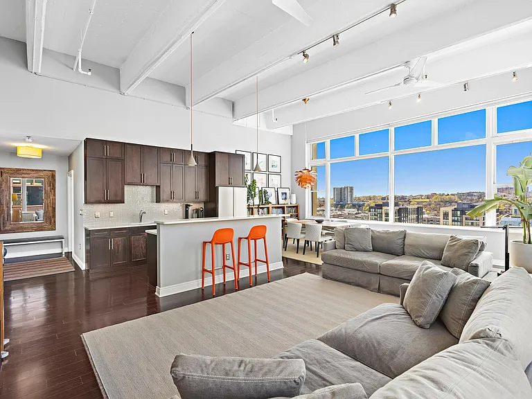 1500 Hudson St #12R — Photo 4