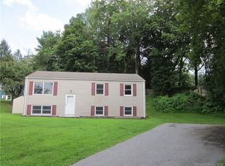 4 Wampum Dr, New Milford, CT 06776