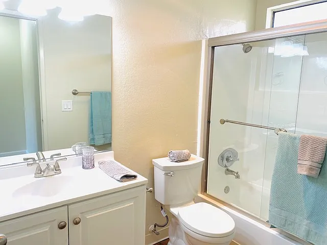 Sara Vale Apartments — Photo 18