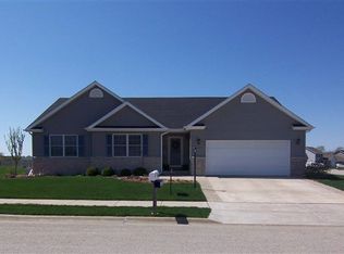 5626 W Barberry Ct, Edwards, IL 61528