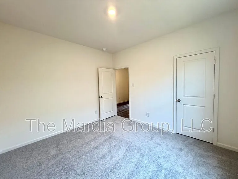 1246 Lambert Dr — Photo 8