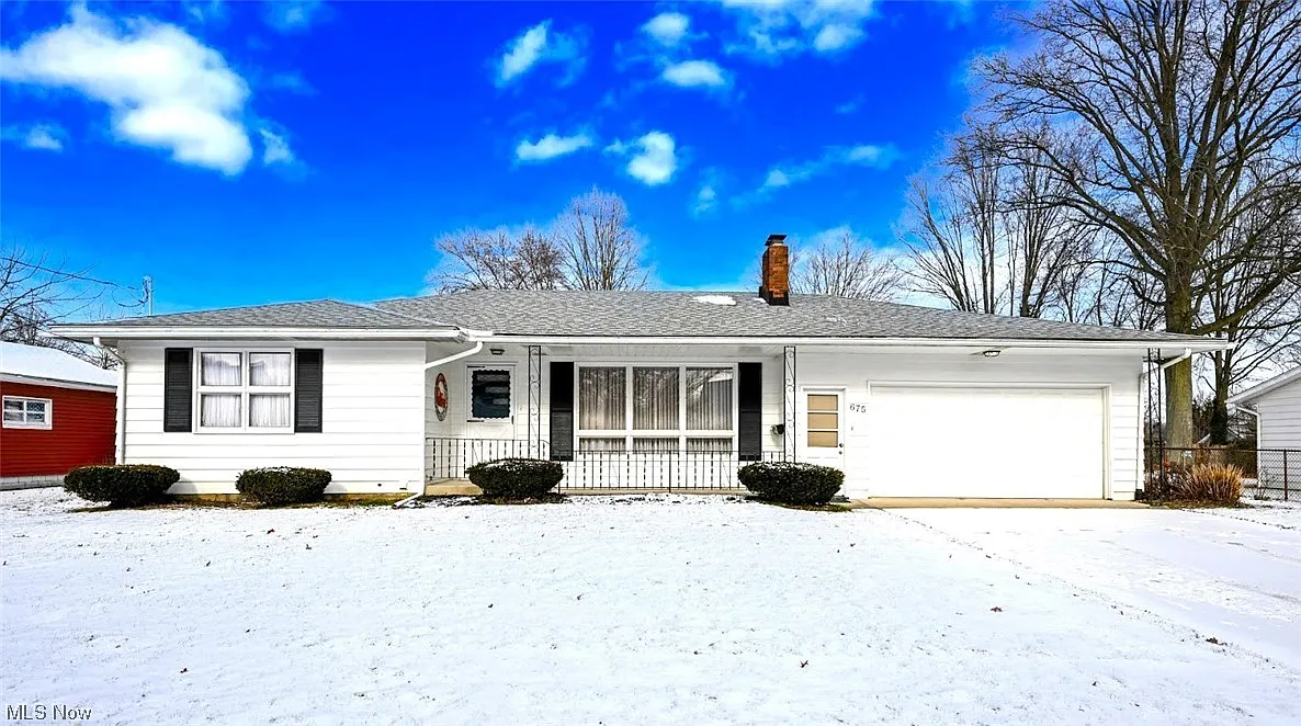 675 E Hopocan Ave photo 1