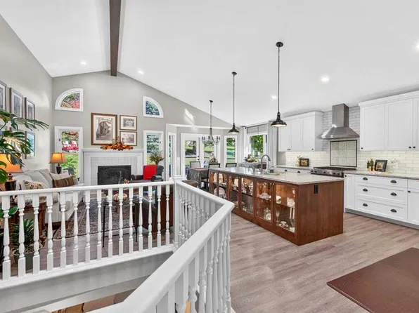 342 S Hawkside Mews NW, Calgary, AB T3G 3J4