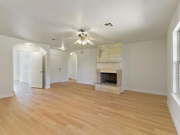 3rd image of 135 Petirrojo Ct