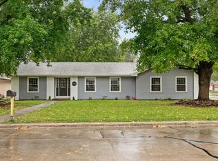 2503 S Pickwick Ave, Springfield, MO 65804