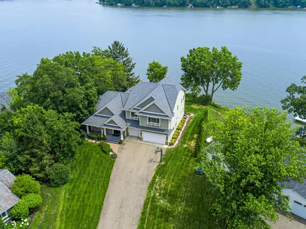 3396 Kings Point Rd, Excelsior, MN 55331