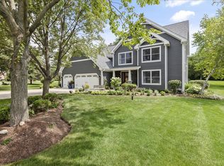 8 Shenandoah Ln, Hawthorn Woods, IL 60047