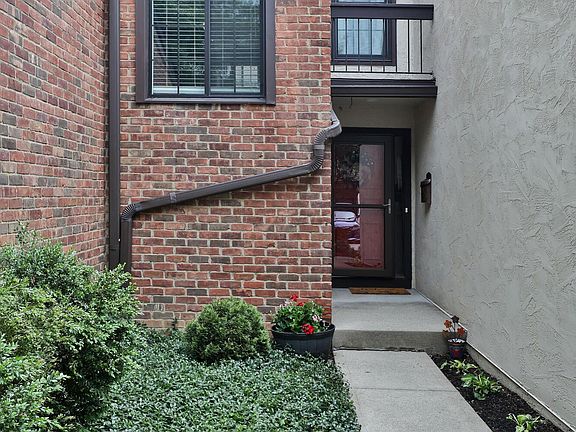 3rd image of 206 Saint Pierre St #3-B