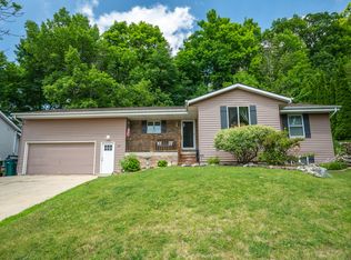618 Highview Dr, Slinger, WI 53086