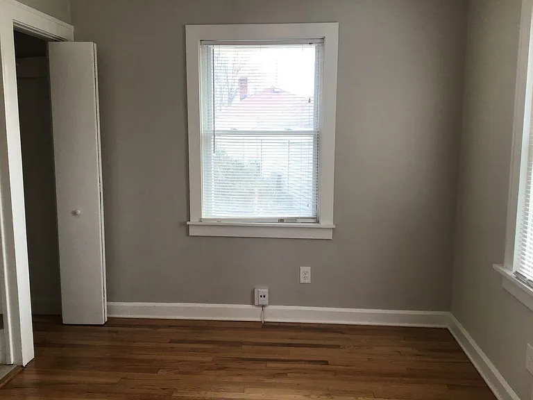 14704 Delaware Ave — Photo 1