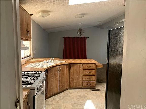 5th image of 4080 Country Club Dr