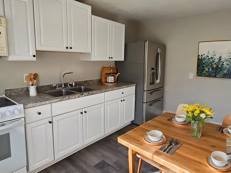 2912 Woodleigh St #3 — Photo 6