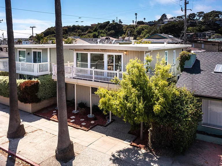 205 Aptos Beach Dr — Photo 2