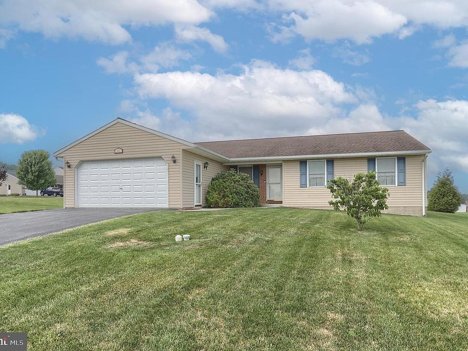 1st image of 202 Village Dr