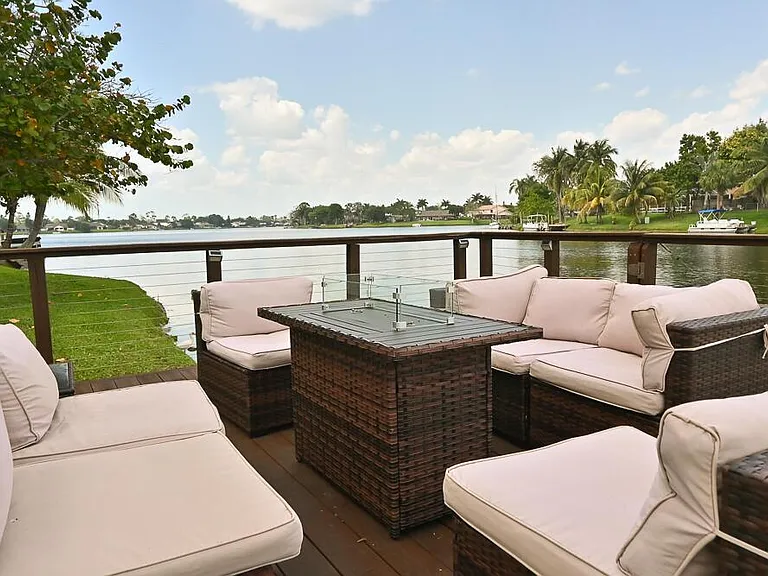 12828 Meadowbreeze Dr — Photo 39