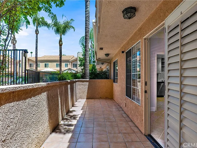 5200 White Oak Ave #52 — Photo 10