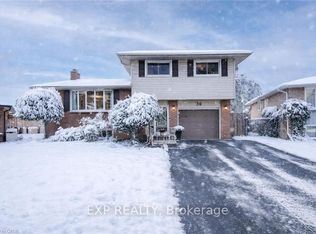 36 Blackfriars Pl, Kitchener, ON N2A 1M5