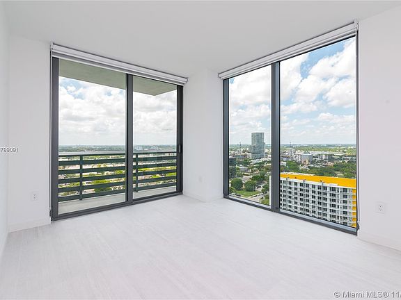 5th image of 460 NE 28th St APT 2101