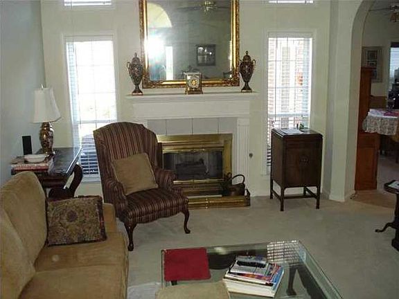 5th image of 6423 Eastwood Glen Dr