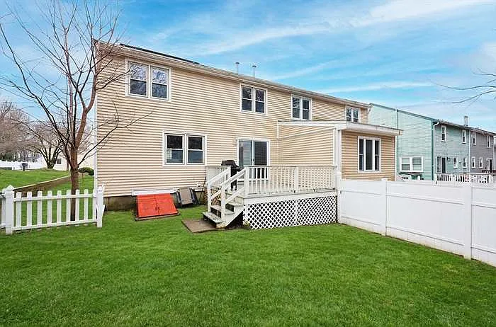 33 Santoro Rd — Photo 10