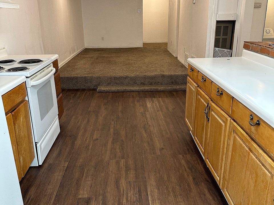 1st image of 212 E Portland Ave #1/2