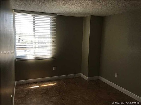 4th image of 850 N Miami Ave APT 506