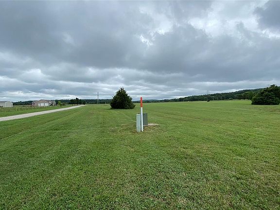 5th image of 10 Granite Valley Dr