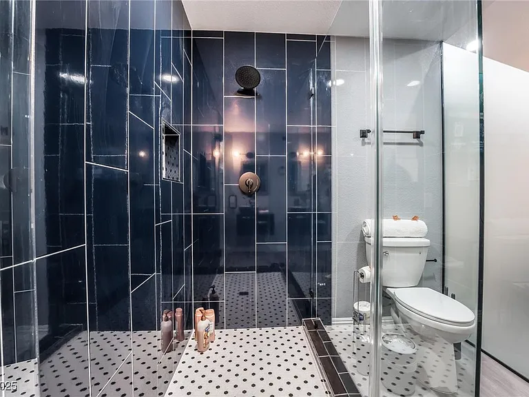7439 Trudy Ln — Photo 38