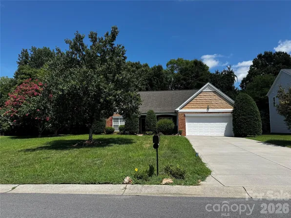 6111 Maple Leaf Ave, Harrisburg, NC 28075