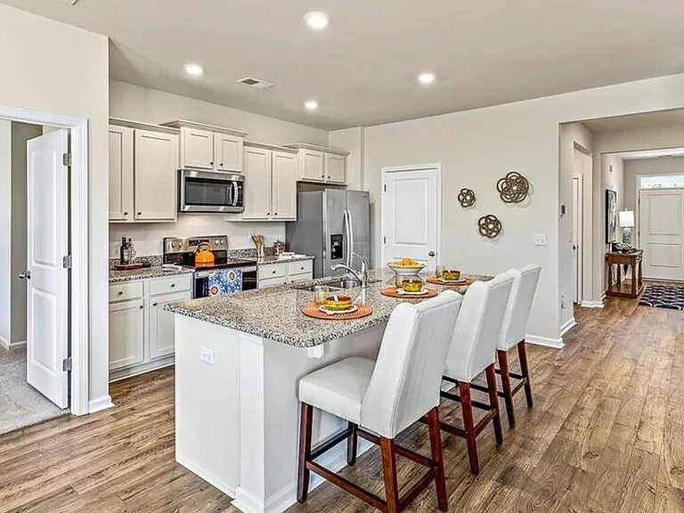 5394 Alpine Dr — Photo 3