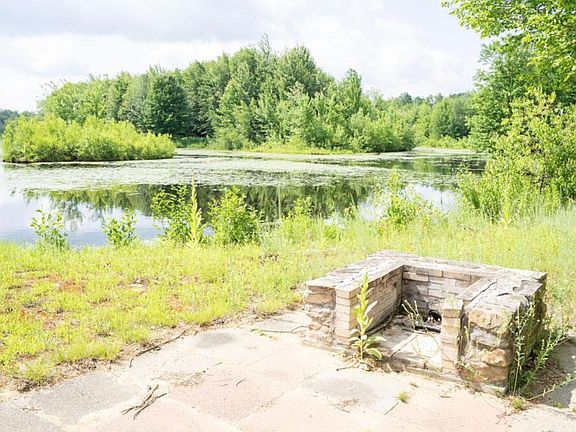 3rd image of 57 Pinewood Dr