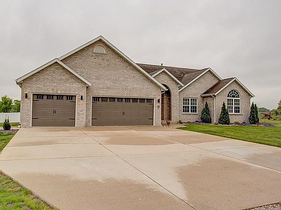 3rd image of 9 Saline Dr