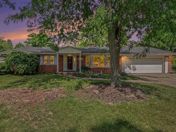 1111 S Clinton St, Charlotte, MI 48813