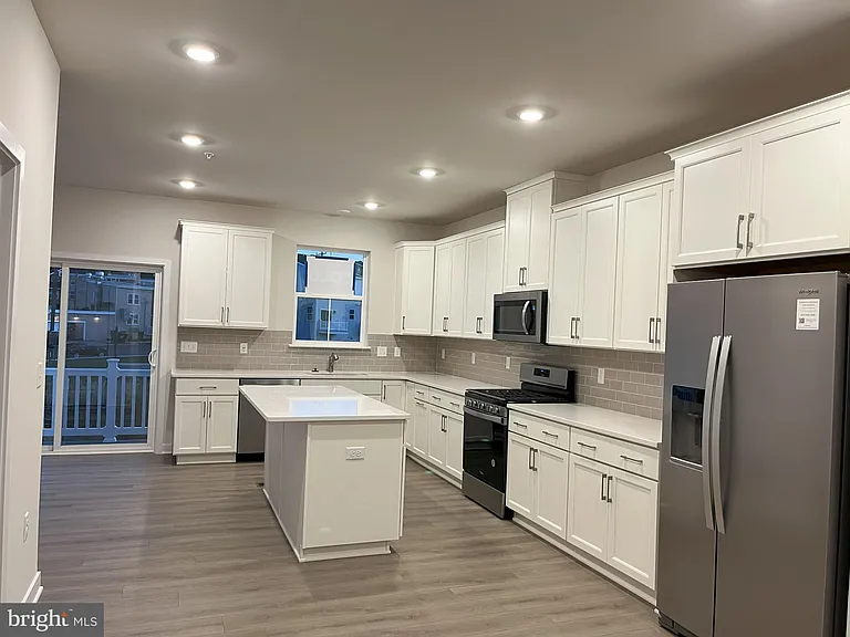 507 Titanium St — Photo 5
